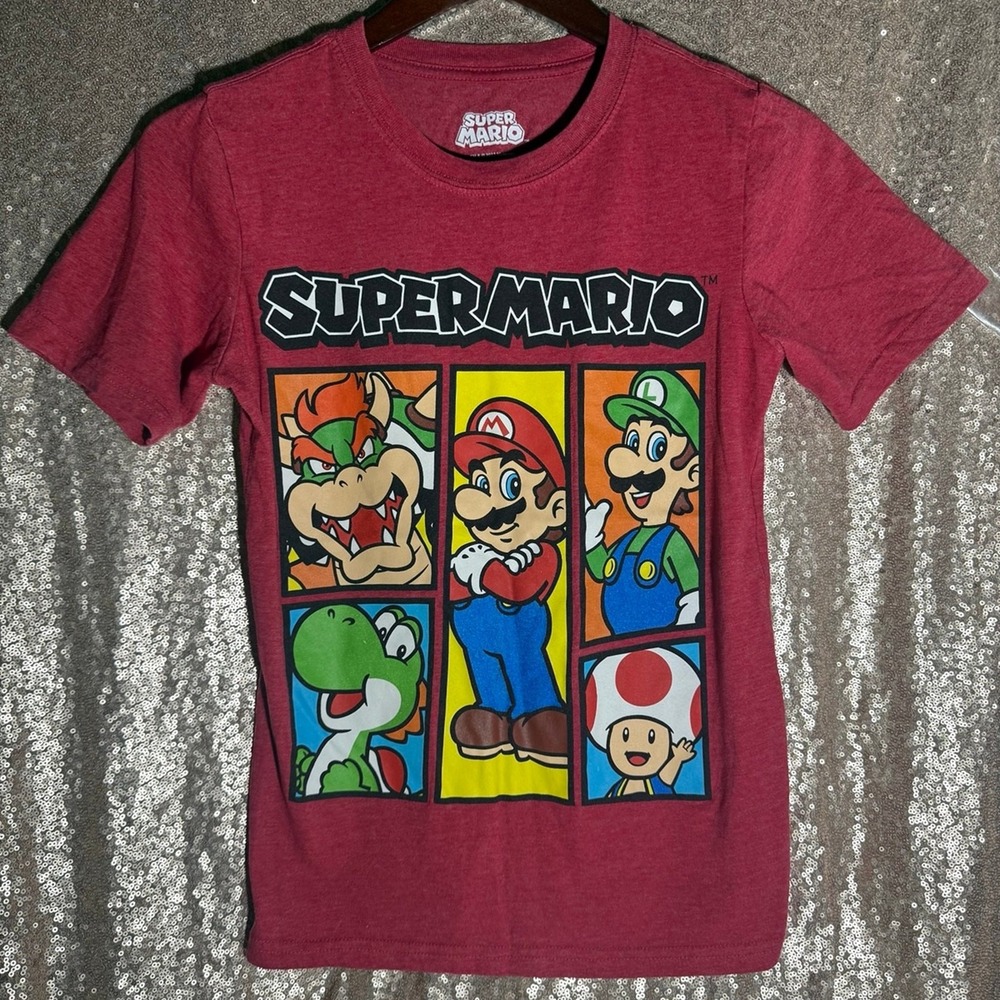 Super Mario Graphic T-Shirt - Size Youth L (12)